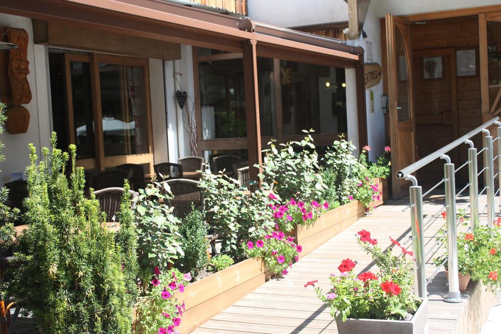 Logis Hotel Gai Soleil Samoëns Exterior foto