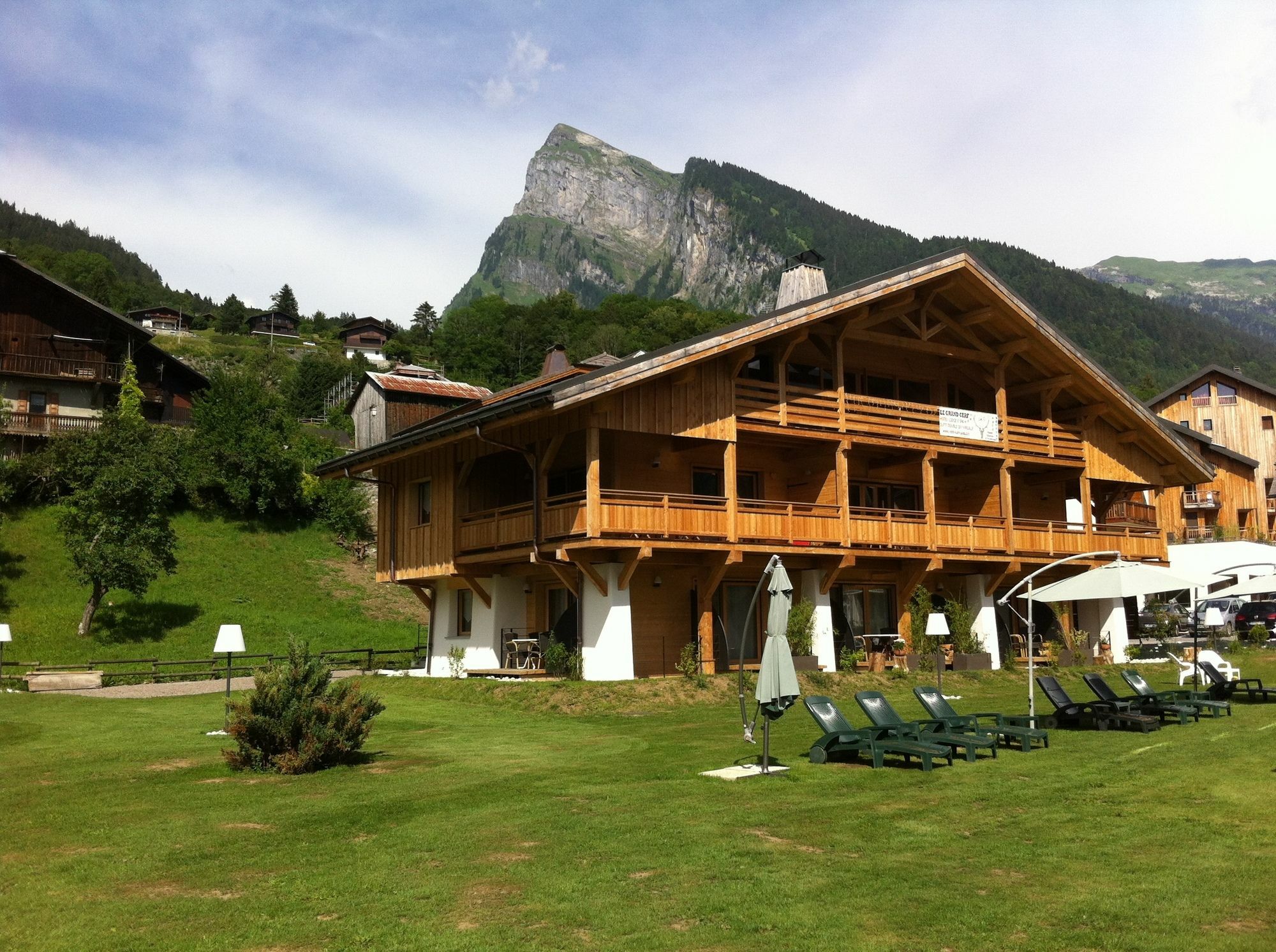 Logis Hotel Gai Soleil Samoëns Exterior foto